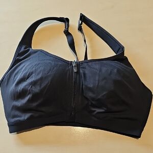 Victoria's Secret Sport Knockout Black Sports Bra in 34D